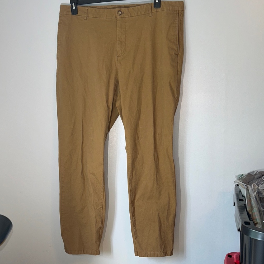 Old Navy Athletic Fit Built In Flex Men's Khaki Chinos. 44x34‎ Flat Front